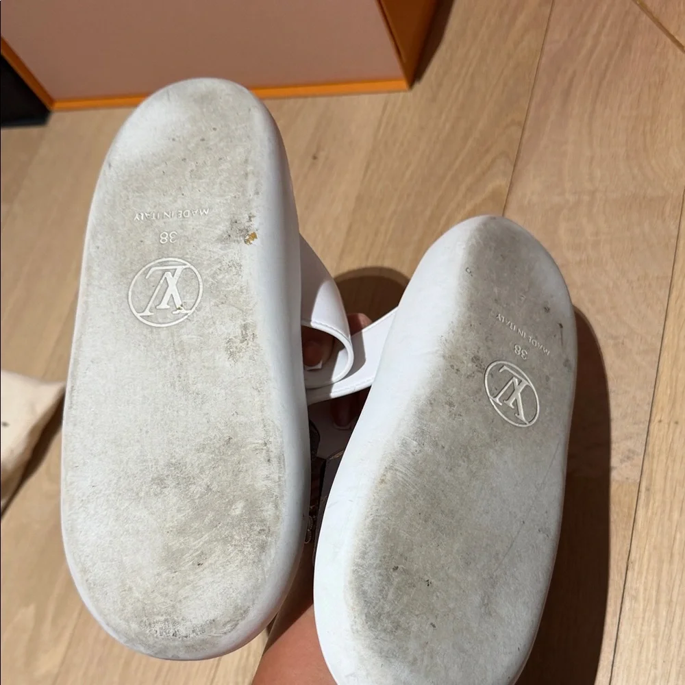 Louis Vuitton White and Brown Monogram Slides - Picture 2 of 2